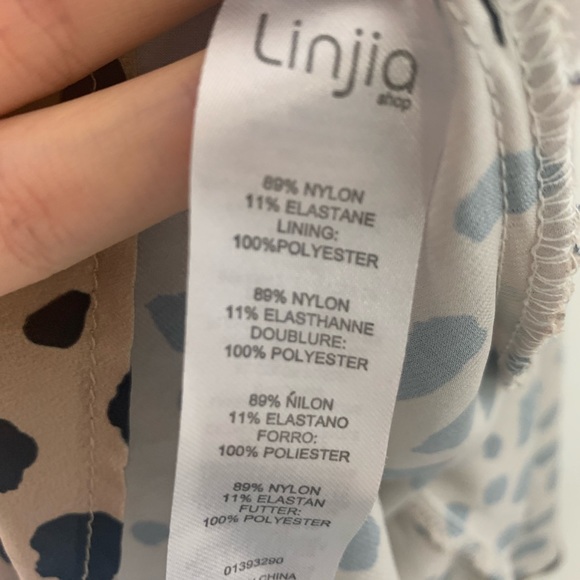 Leopard print slip skirt with elastic waistband. Tag says M but I think it’s a S - Picture 5 of 5